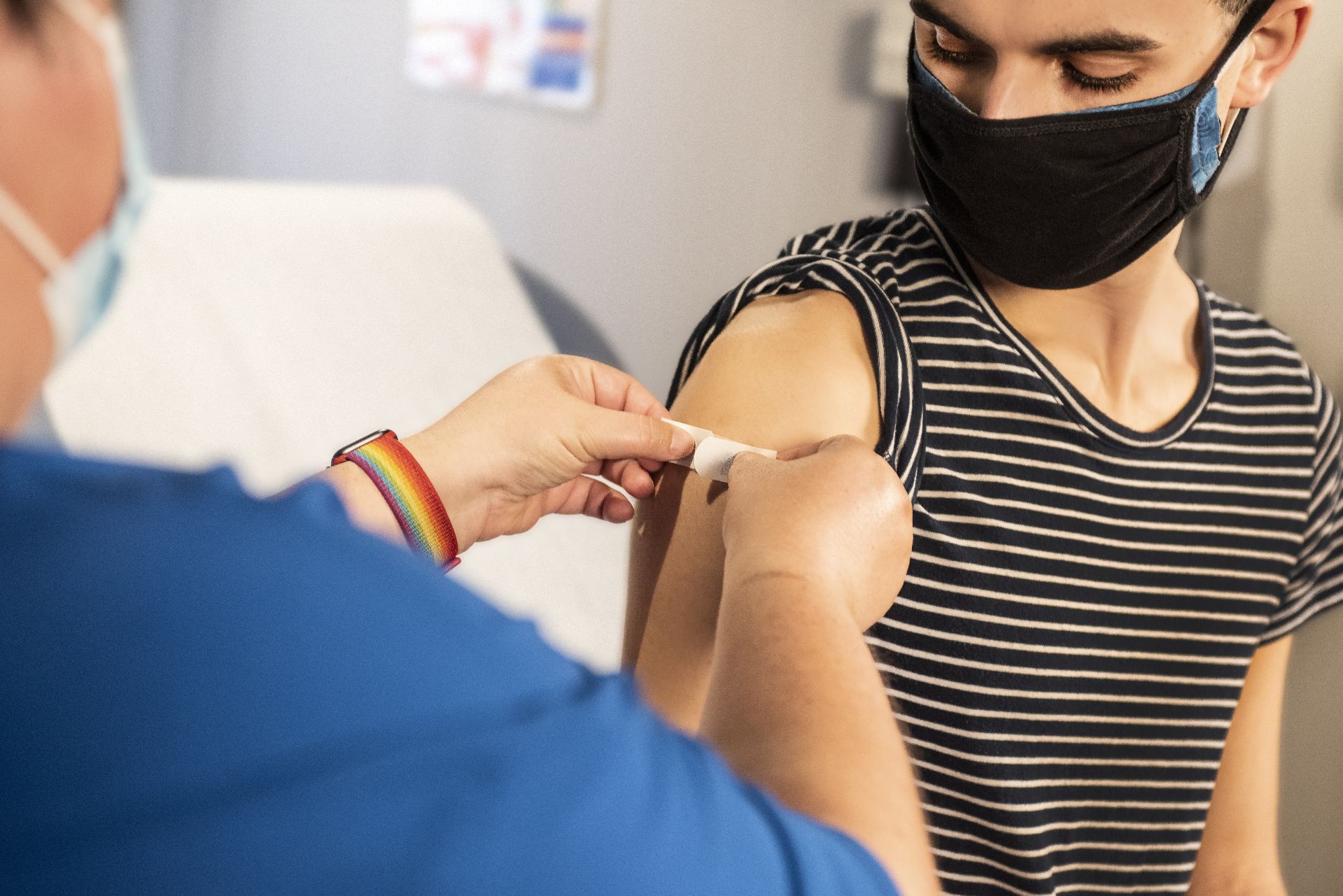 EMA evaluează utilizarea vaccinului anti-COVID Moderna la adolescenți