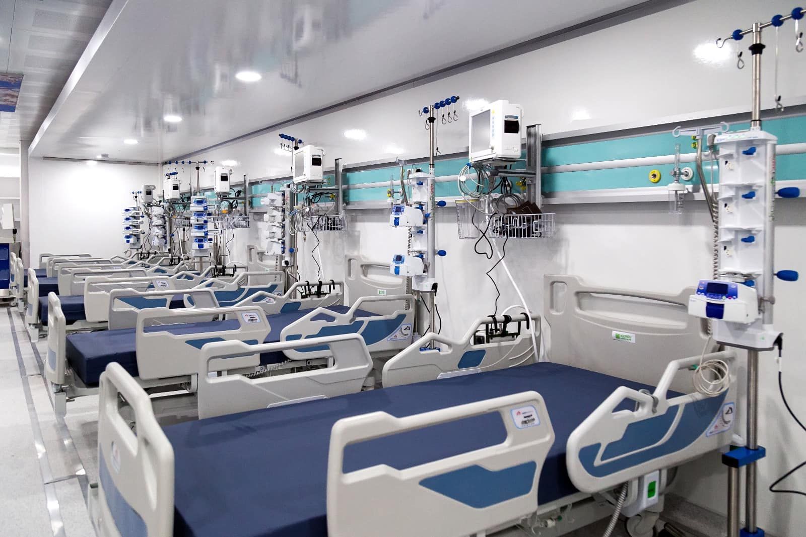 Unitate mobilă de terapie intensivă, oferită Spitalului Județean Ploiești