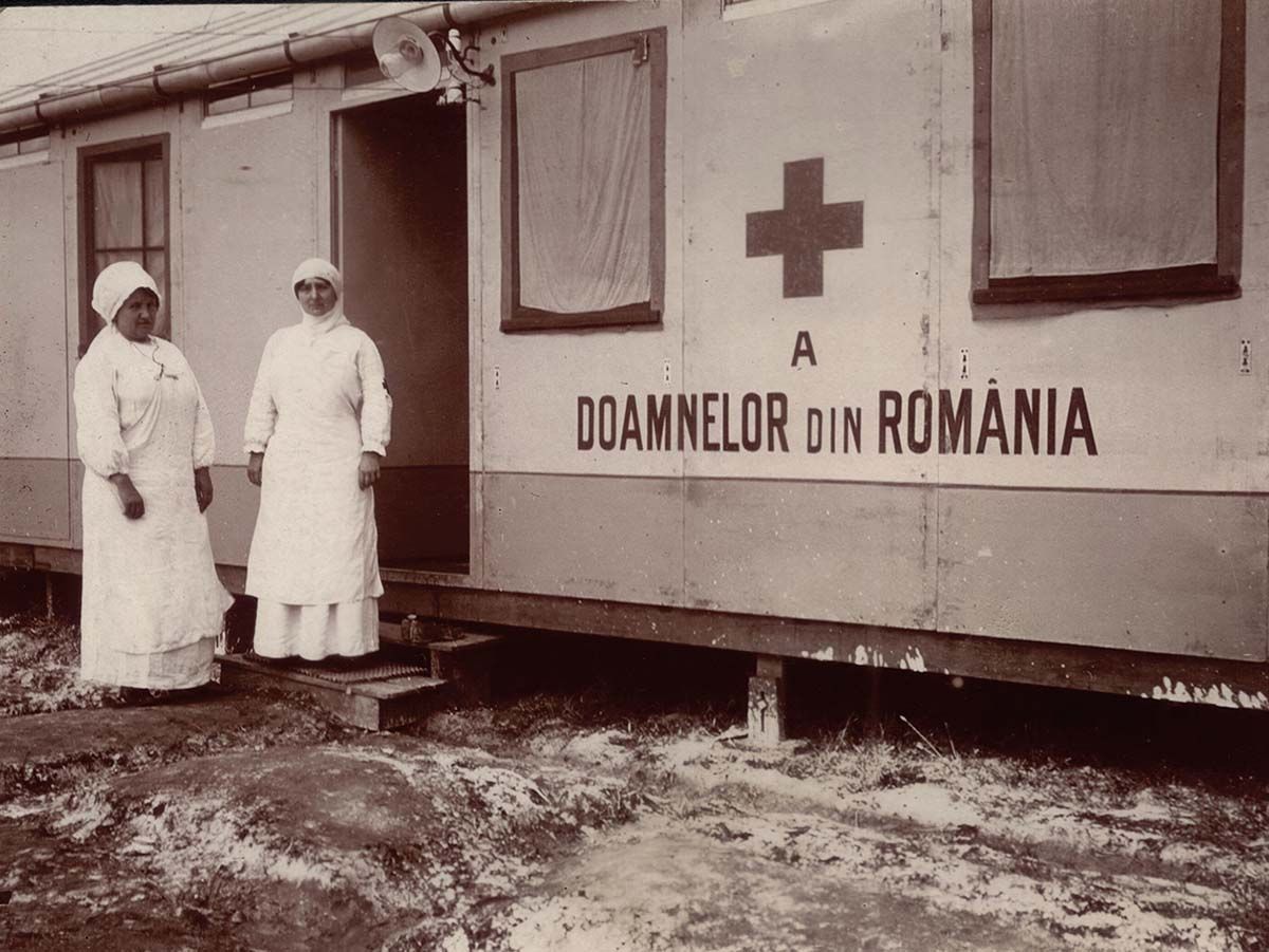 Istoria Crucii Roșii Române în 10 imagini