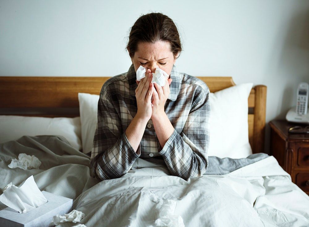 „Coliziunea” gripă - COVID-19, previziune sumbră pentru această toamnă