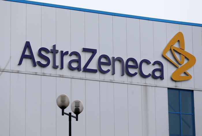 Testarea vaccinului dezvoltat de AstraZeneca a fost întreruptă