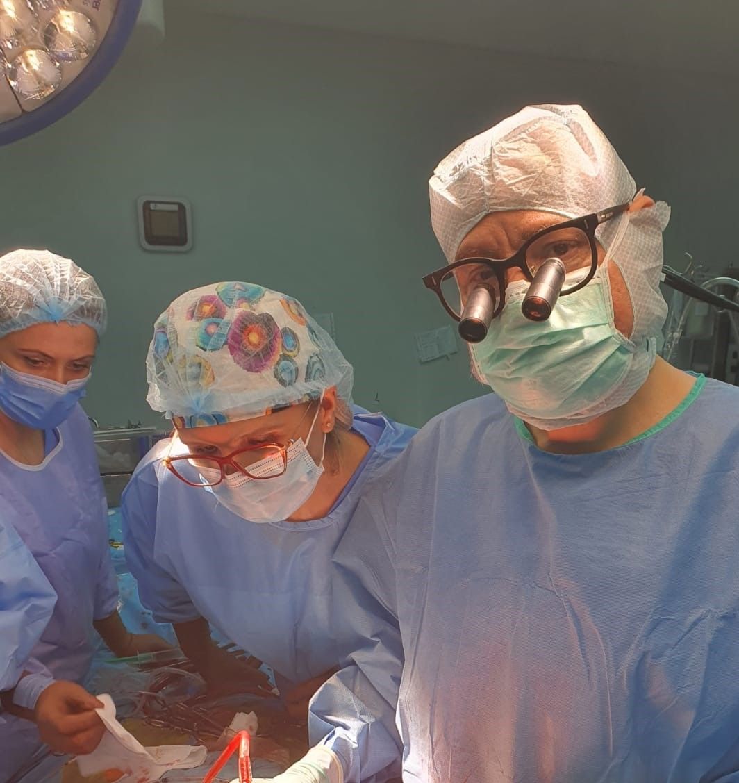 Procedură TAVI prin abord transaxilar, realizată de o echipă de la Spitalul Floreasca