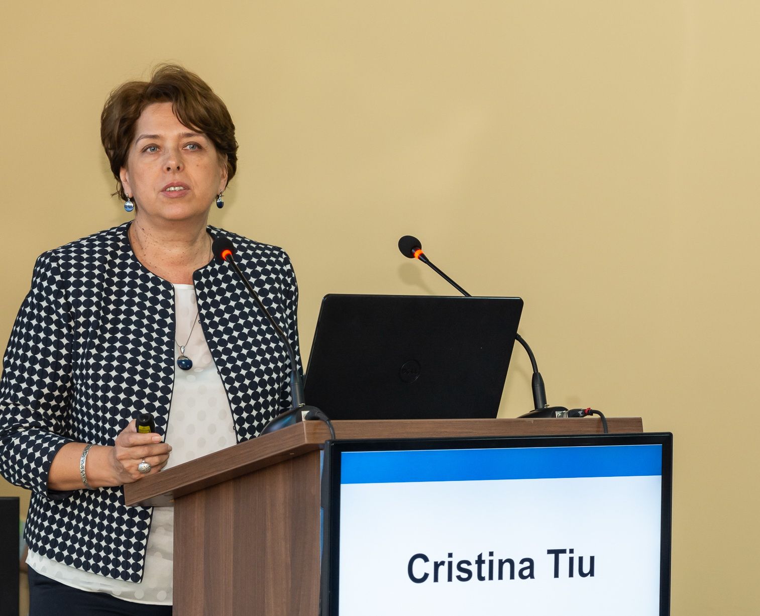 Dr Cristina Tiu