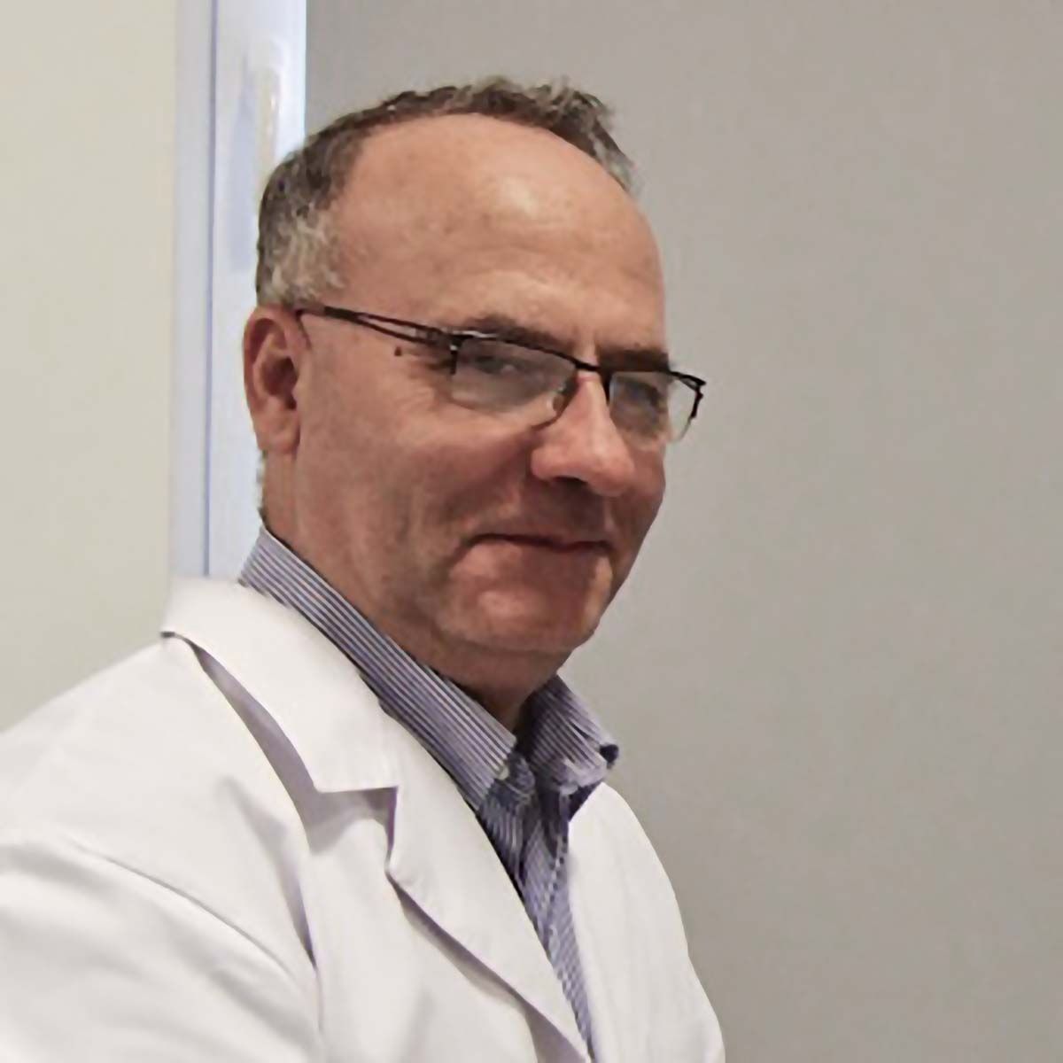 Prof. dr. Dan L. Dumitrașcu:   „Lumea nu înţelege costul acestei epidemii”