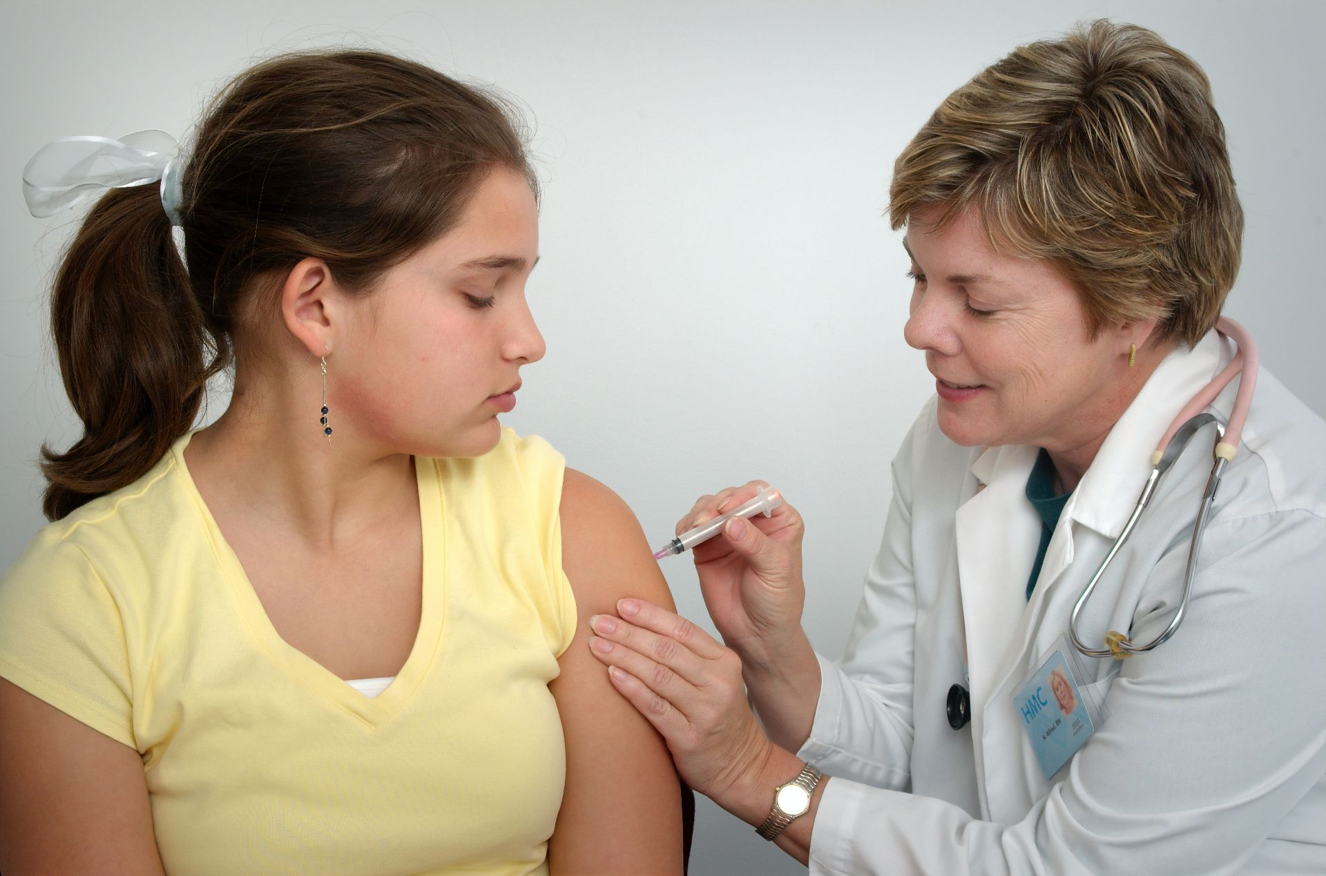 Peste 90% dintre părinții români, încrezători că își pot proteja copiii împotriva HPV