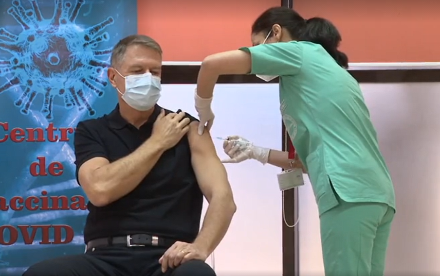 VIDEO: Klaus Iohannis s-a vaccinat împotriva COVID-19