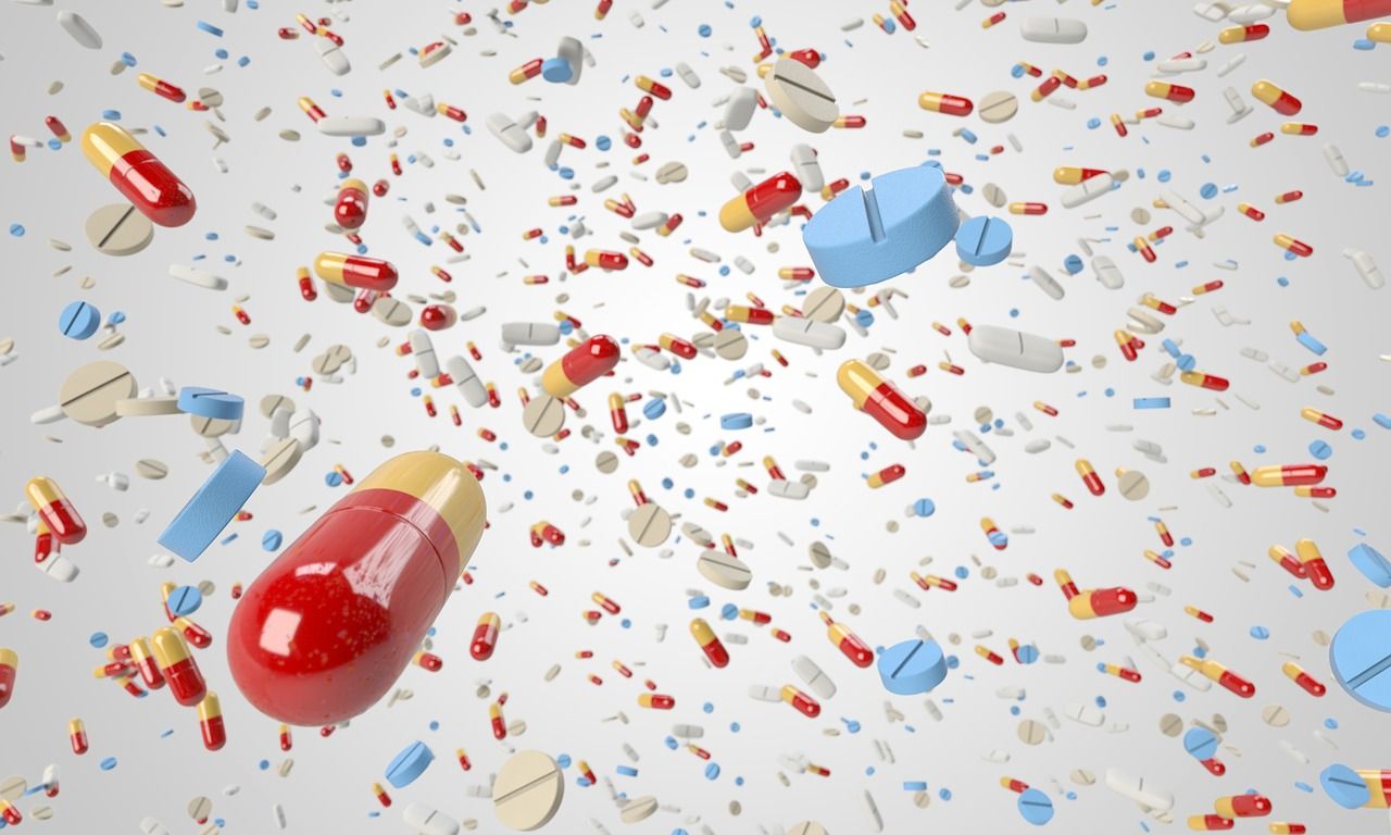 62% dintre români folosesc medicamente fără prescripție