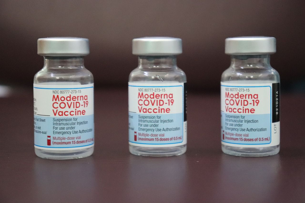 Moderna anunță că doza booster a vaccinului său sporeşte protecţia împotriva Omicron