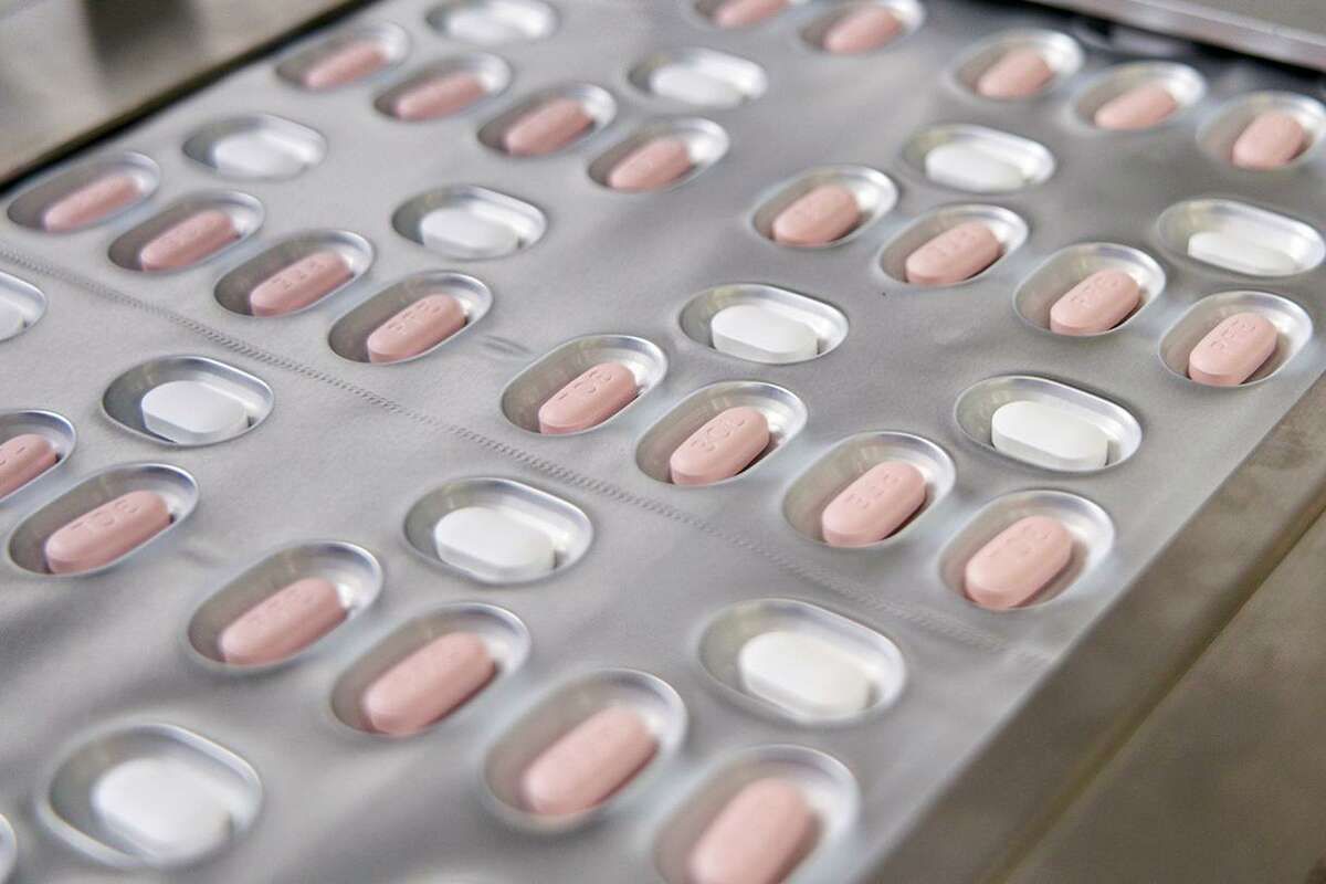 EMA recomandă autorizarea condiționată a medicamentului Paxlovid