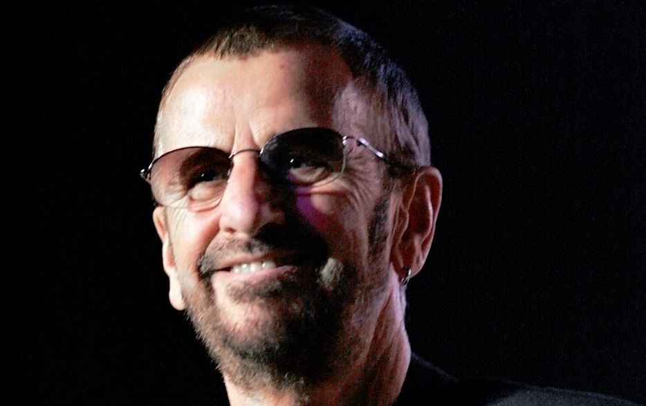 Ringo Starr s-a îmbolnăvit de COVID-19