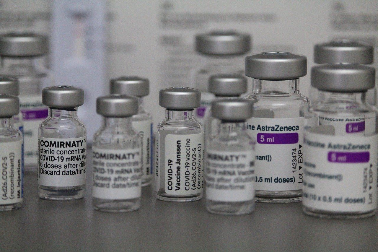 România donează vaccin anti-COVID Ucrainei și Serbiei