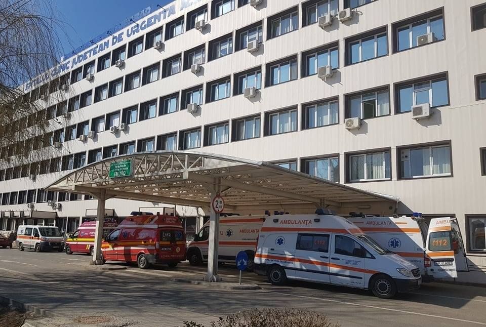 SCJU Arad va încheia contracte de prestări servicii cu medici și asistenți