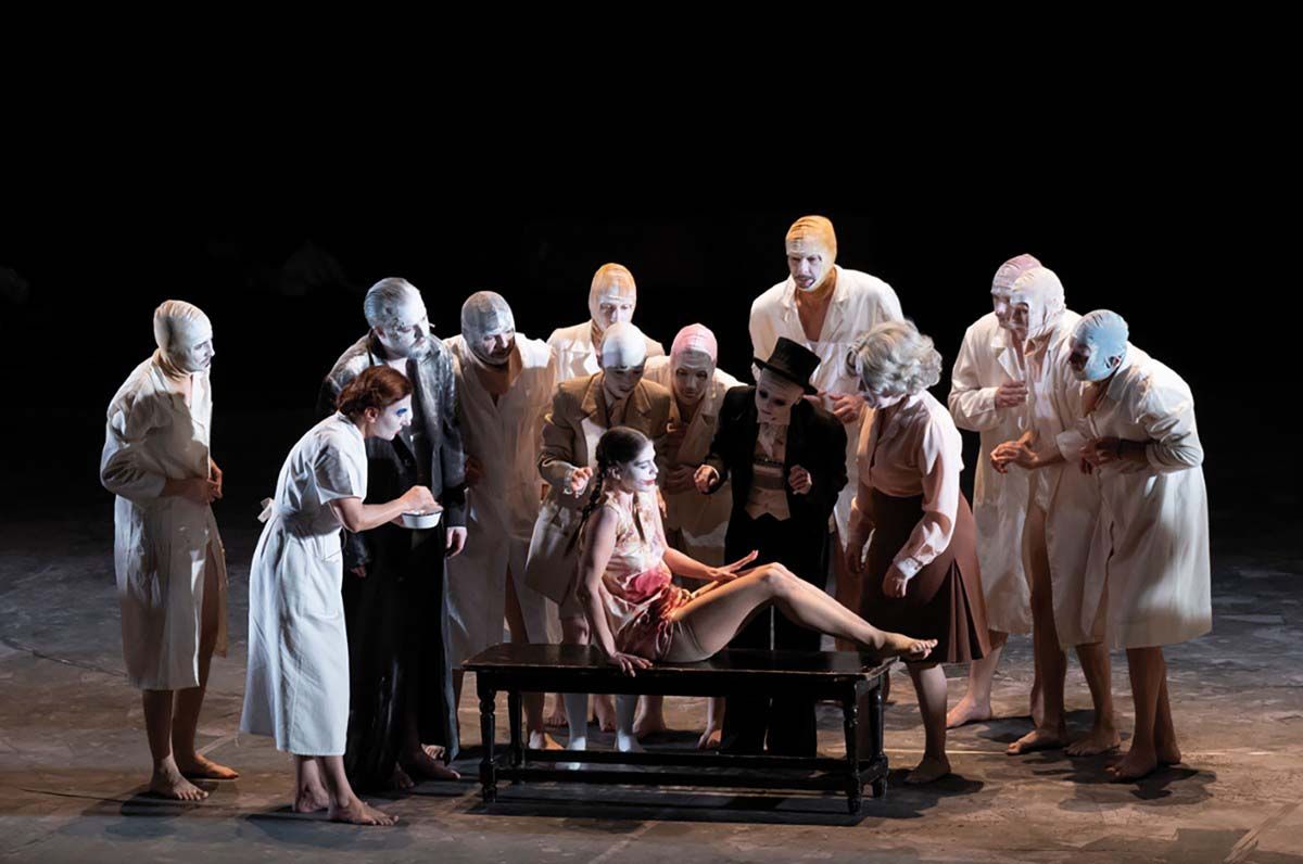 Scena din &bdquo;Familia Cenci&rdquo; foto Andrei G&icirc;ndac