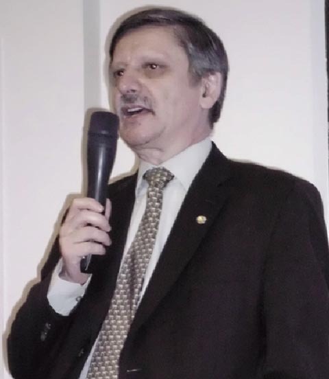 Simpozion dedicat femeii