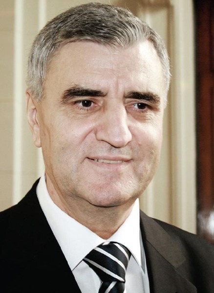Acad. Ioanel Sinescu, preşedintele Asociaţiei Române de Urologie: „La Slatina, Slobozia, Vaslui şi Călăraşi nu există urolog“