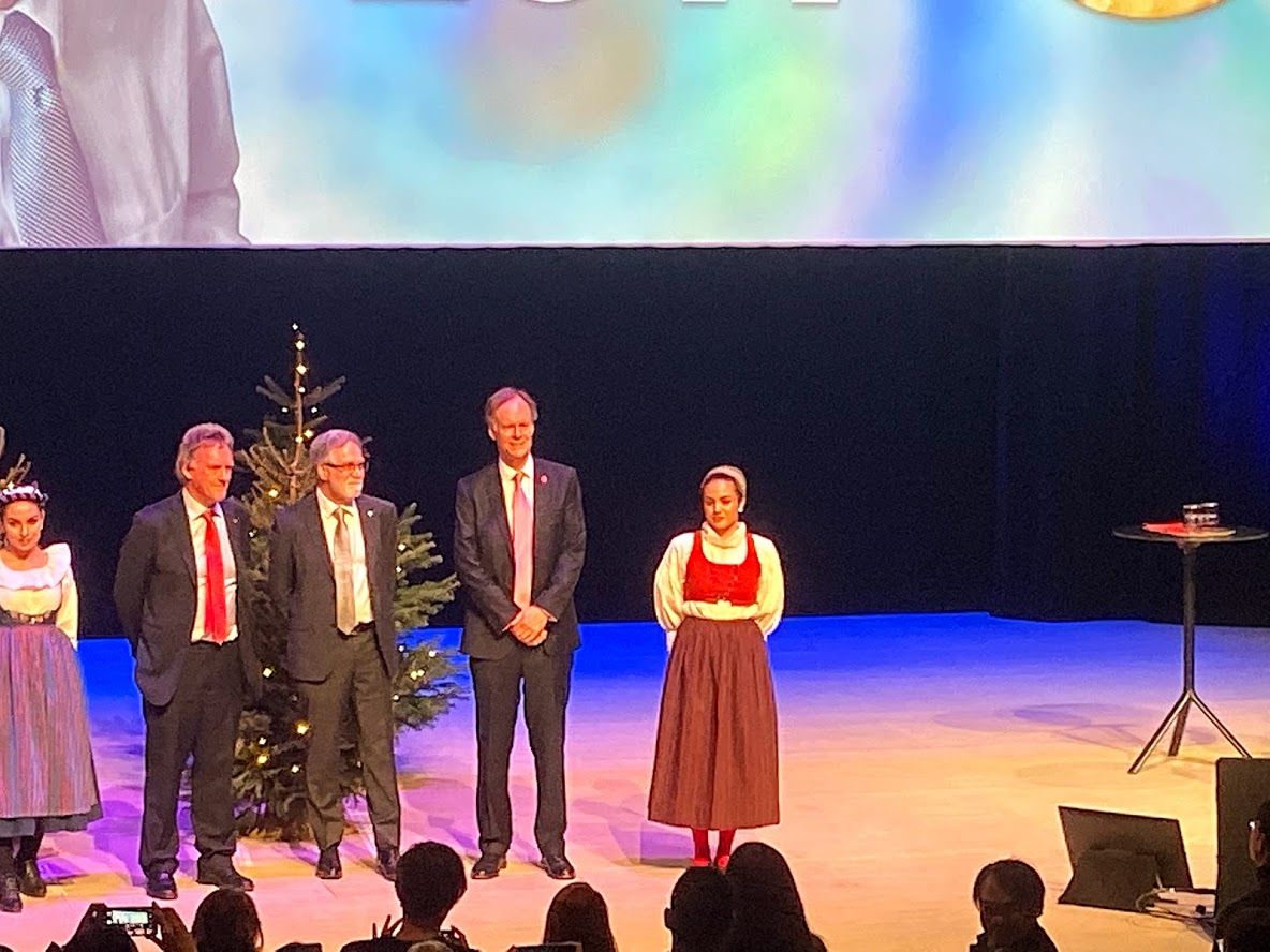 Trioul de profesori castigatori ai Premiului Nobel