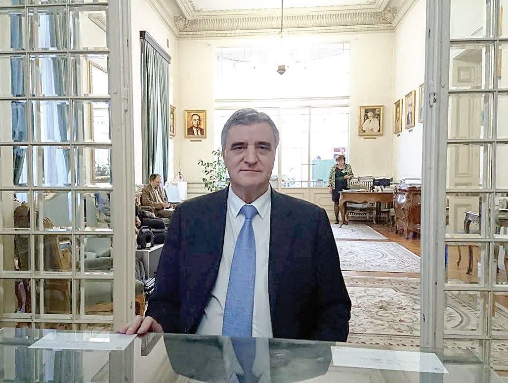 Ioanel Sinescu: „A fi medic înseamnă a fi student toată viața”