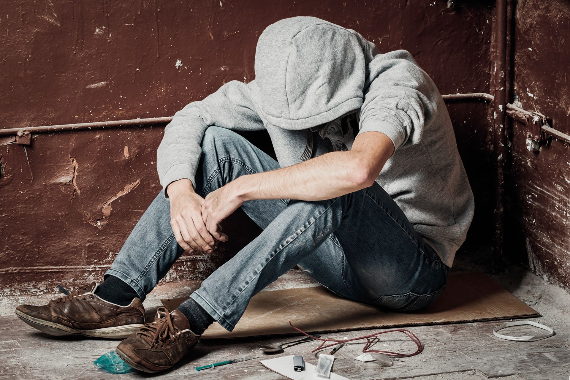 ADOLESCENŢII, principalele victime ale consumului de droguri