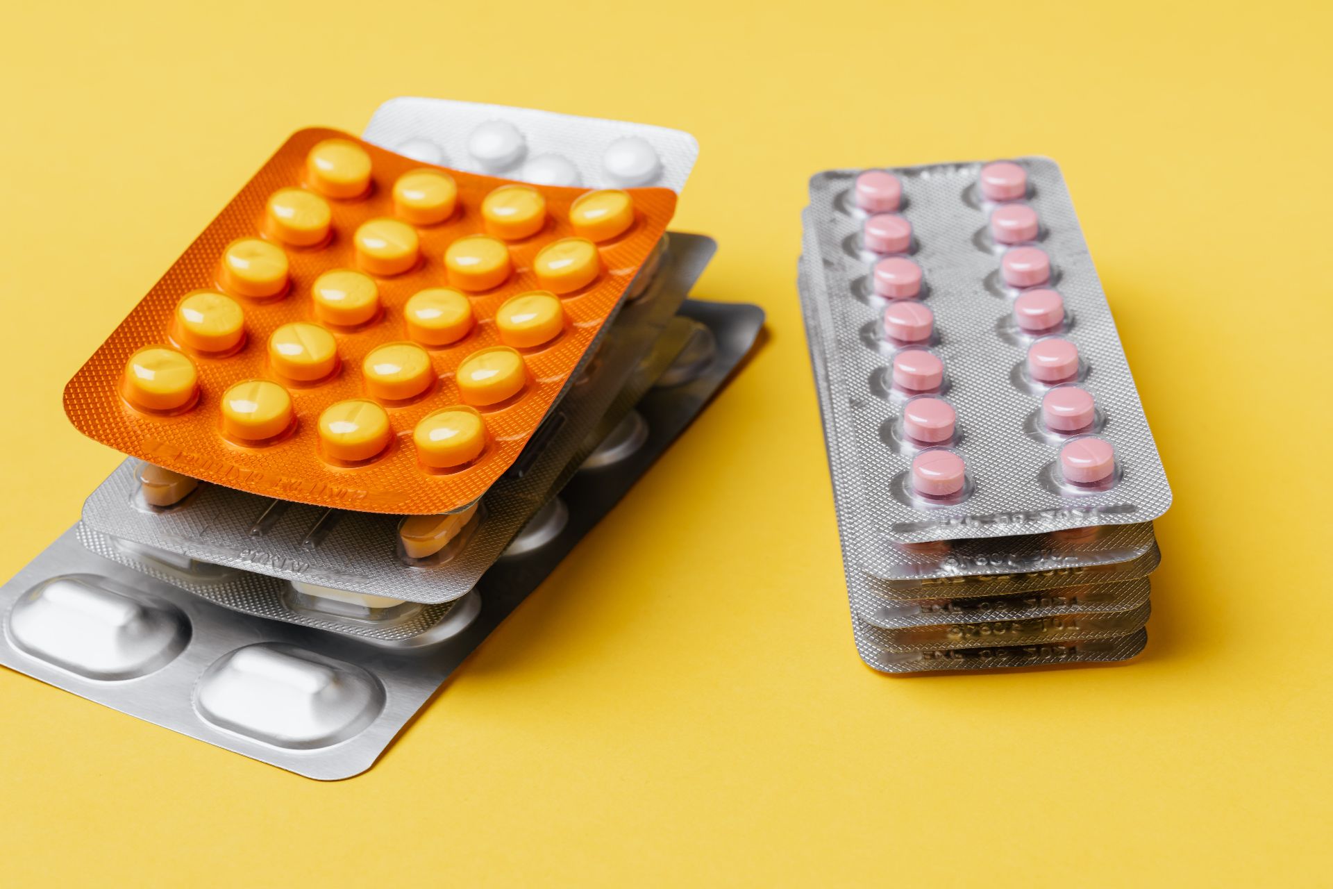 8 paleți de medicamente, furați în timpul transportului din Marea Britanie către România