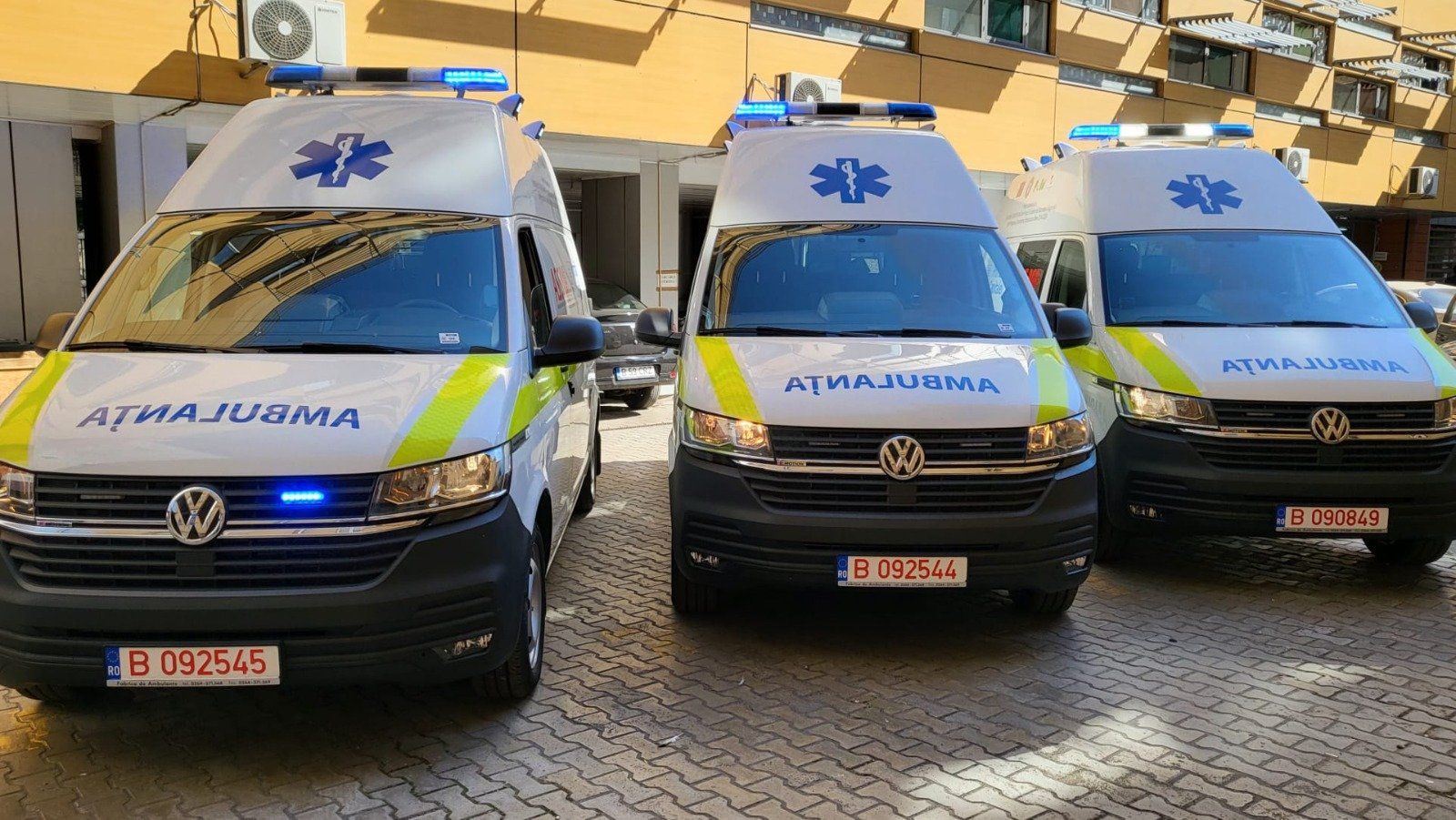 Trei spitale din București, dotate cu ambulanțe de ultimă generație