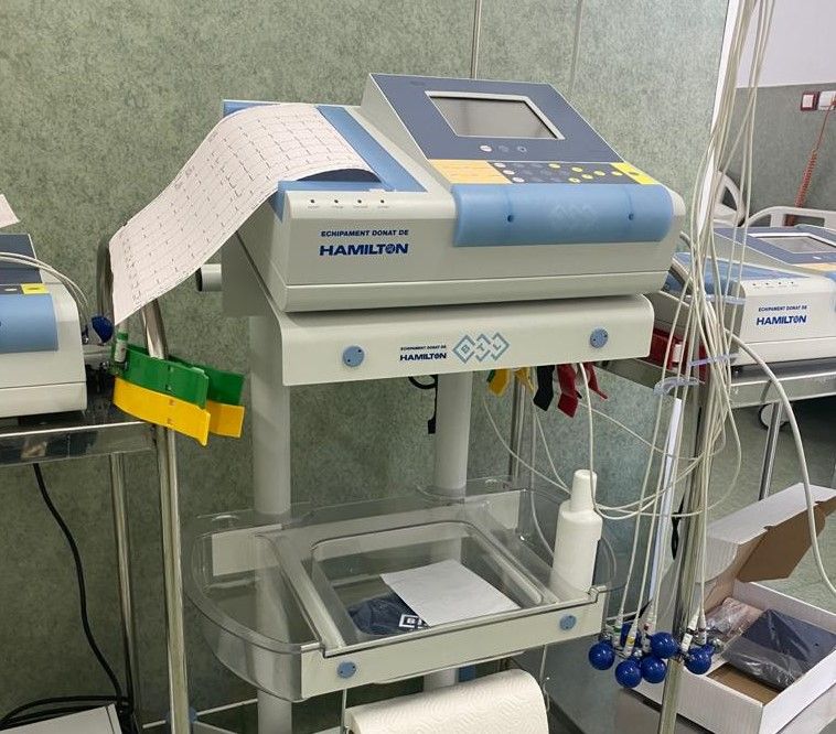 Patru aparate EKG portabile, donate Spitalului „Victor Babeş” din Timişoara