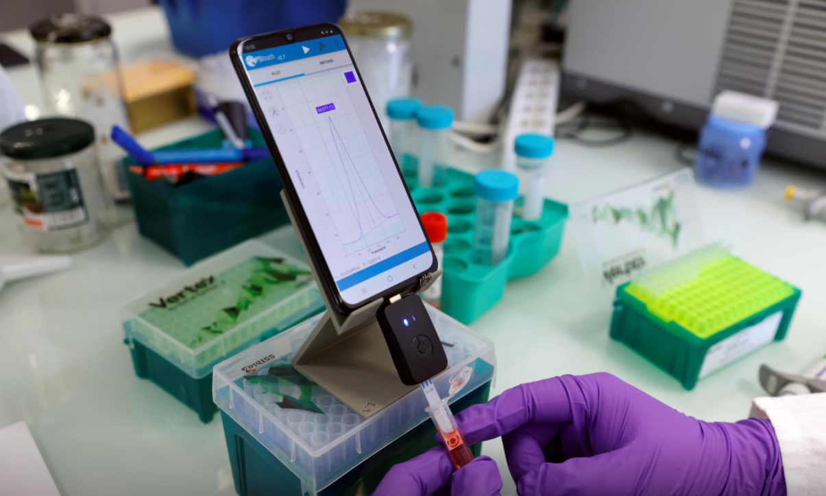 Cercetătorii francezi pregătesc un test COVID pe smartphone