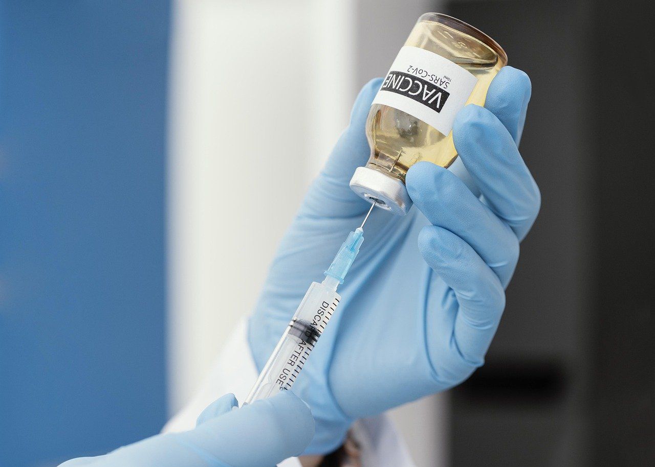 EMA, concluzii despre apariția cheagurilor de sânge după vaccinarea cu AstraZeneca