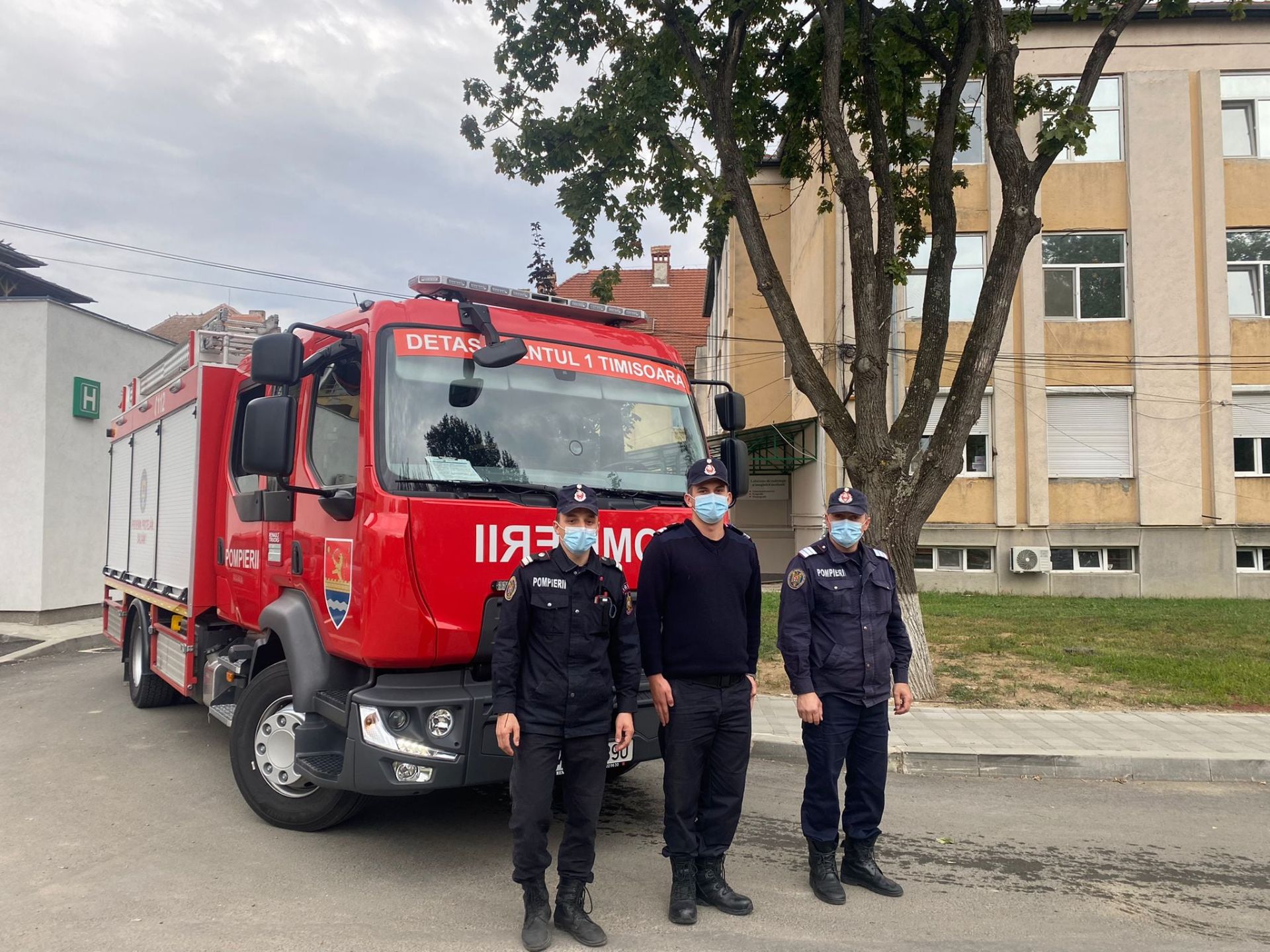 O autospecială de pompieri va sta în curtea Spitalului „Victor Babeș” Timișoara