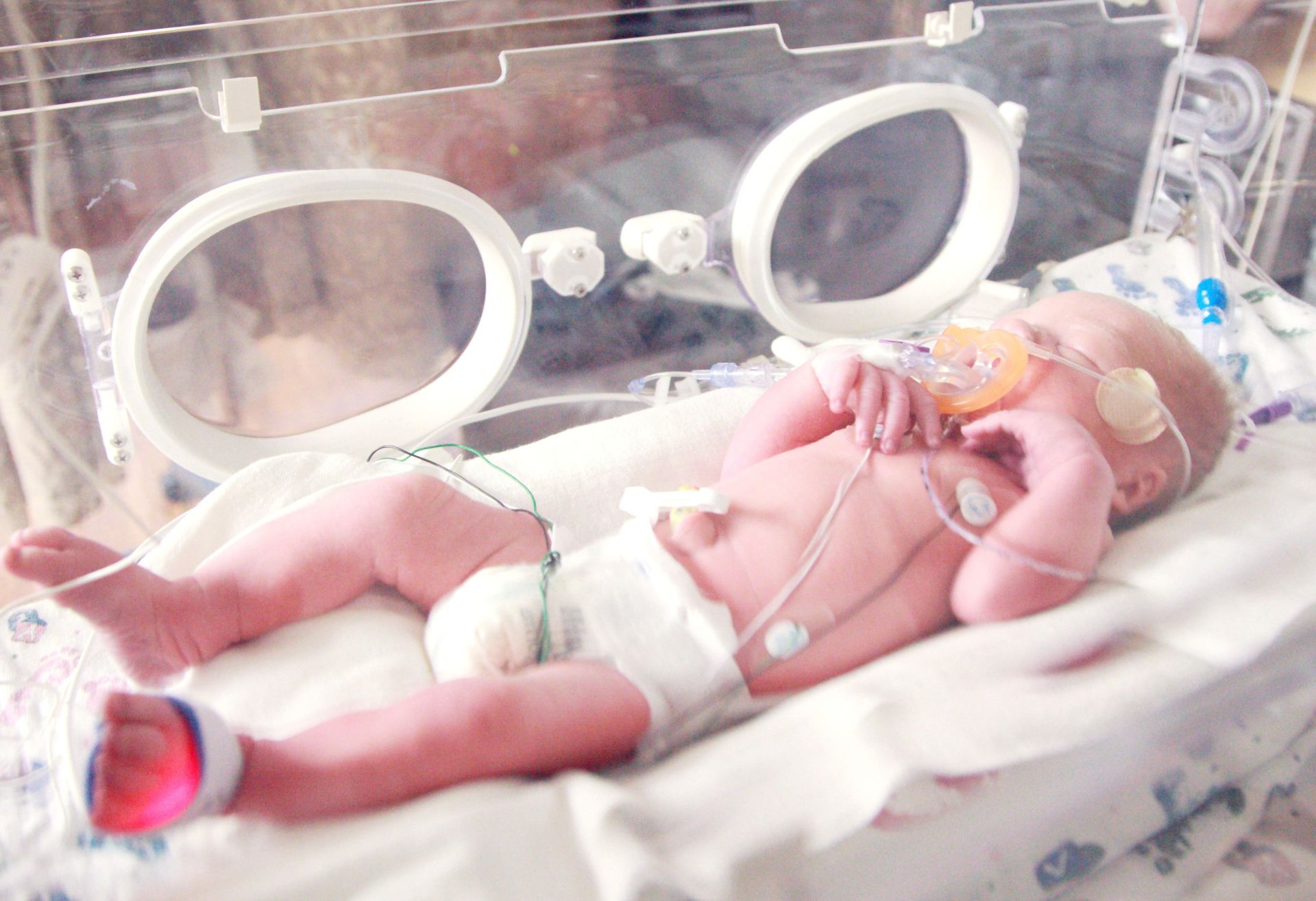 Scandal la maternitate: 300 de sugari morți sau cu leziuni cerebrale