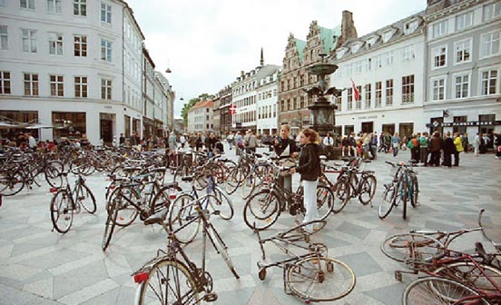Ghiduri şi atlase în capitala bicicletelor