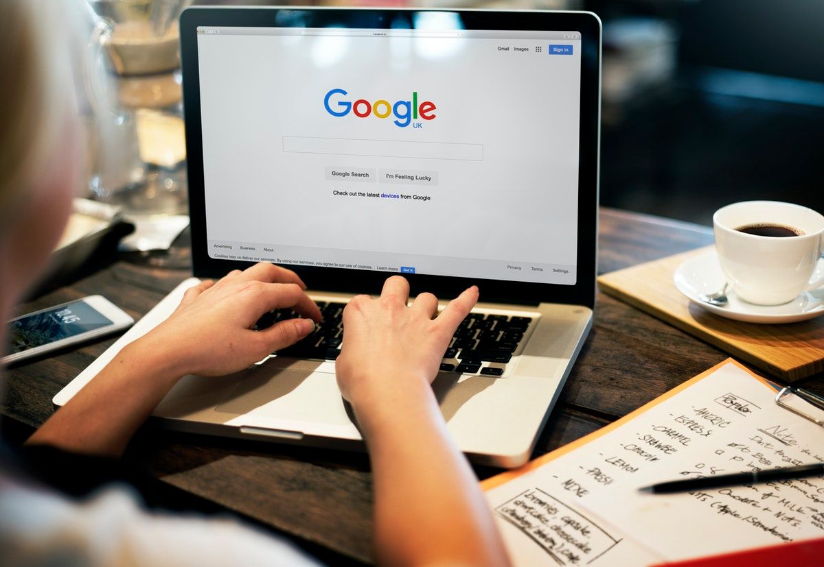 Cele mai populare căutări ale românilor pe Google în anul 2022