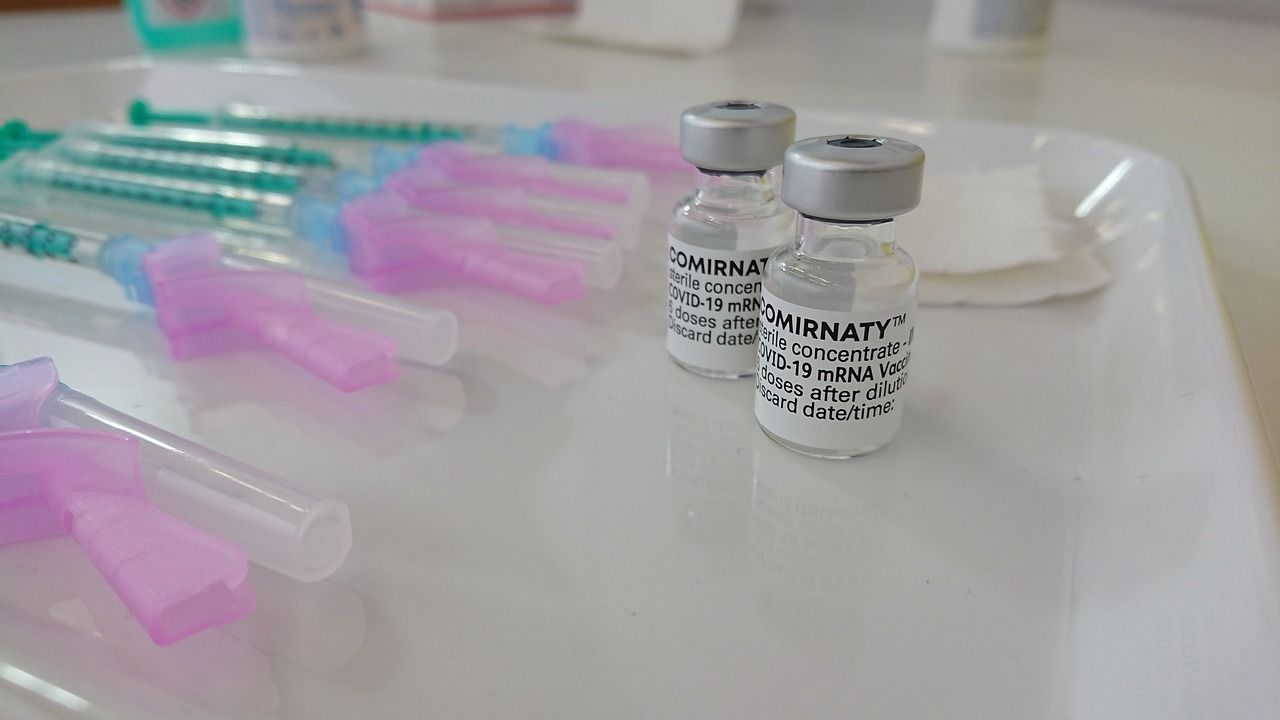Două centre de vaccinare anti-COVID deschise non-stop în București
