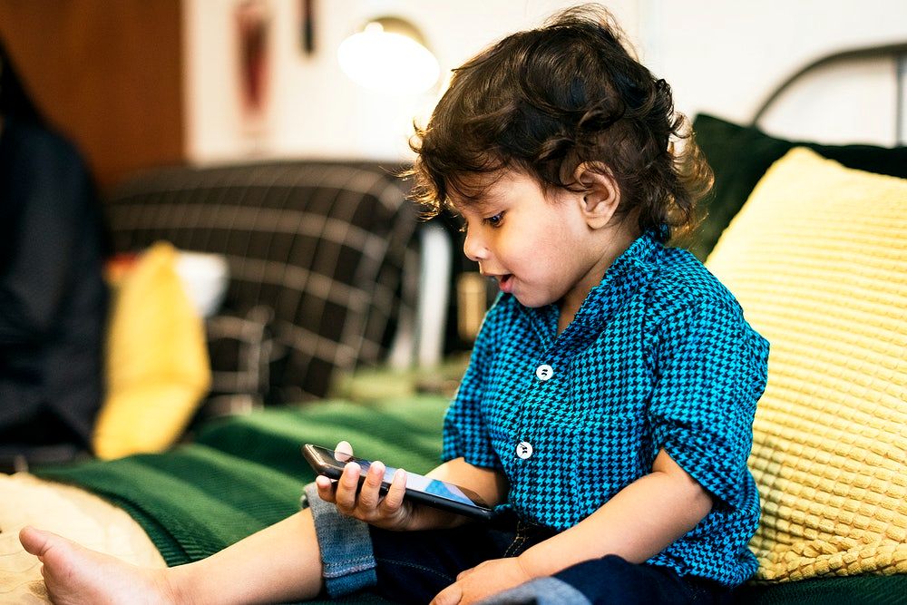 copil aplicatie smartphone screening autism
