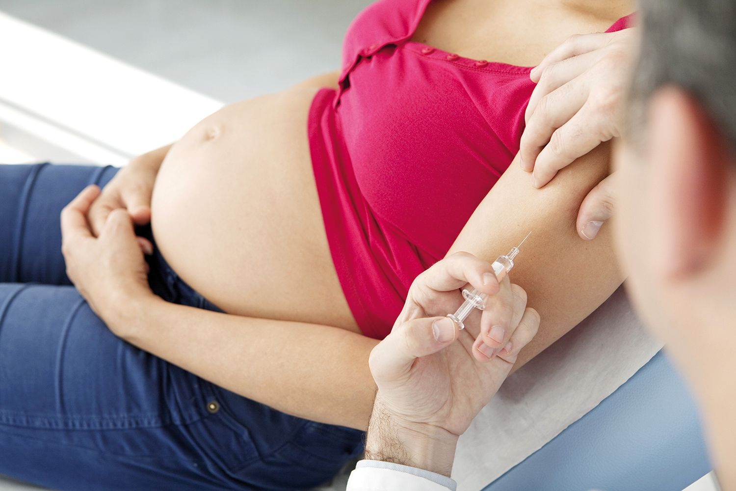 Vaccinul anti-COVID, recomandat și gravidelor?