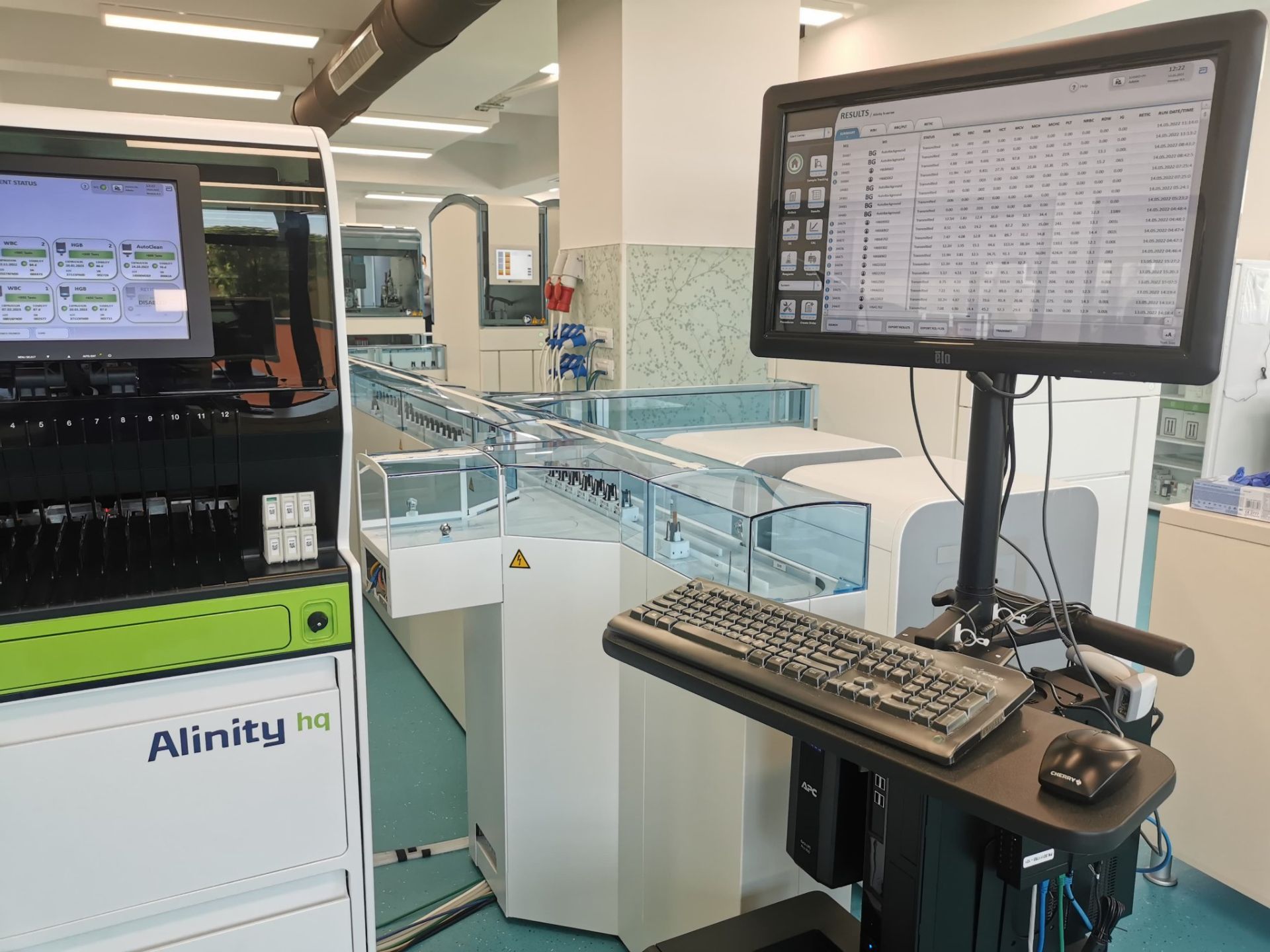 Primul laborator de analize medicale robotizat, la SCJU Oradea