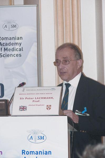 CRUCEA ALBĂ ÎN CONTUR CENUŞIU