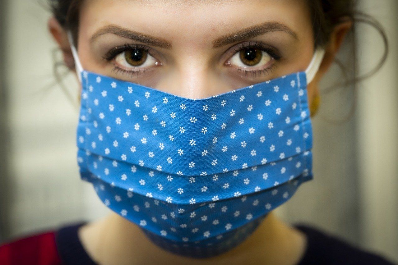 Dr. Mihail Pautov: Cum fixezi corect masca chirurgicală ca să nu te sufoci
