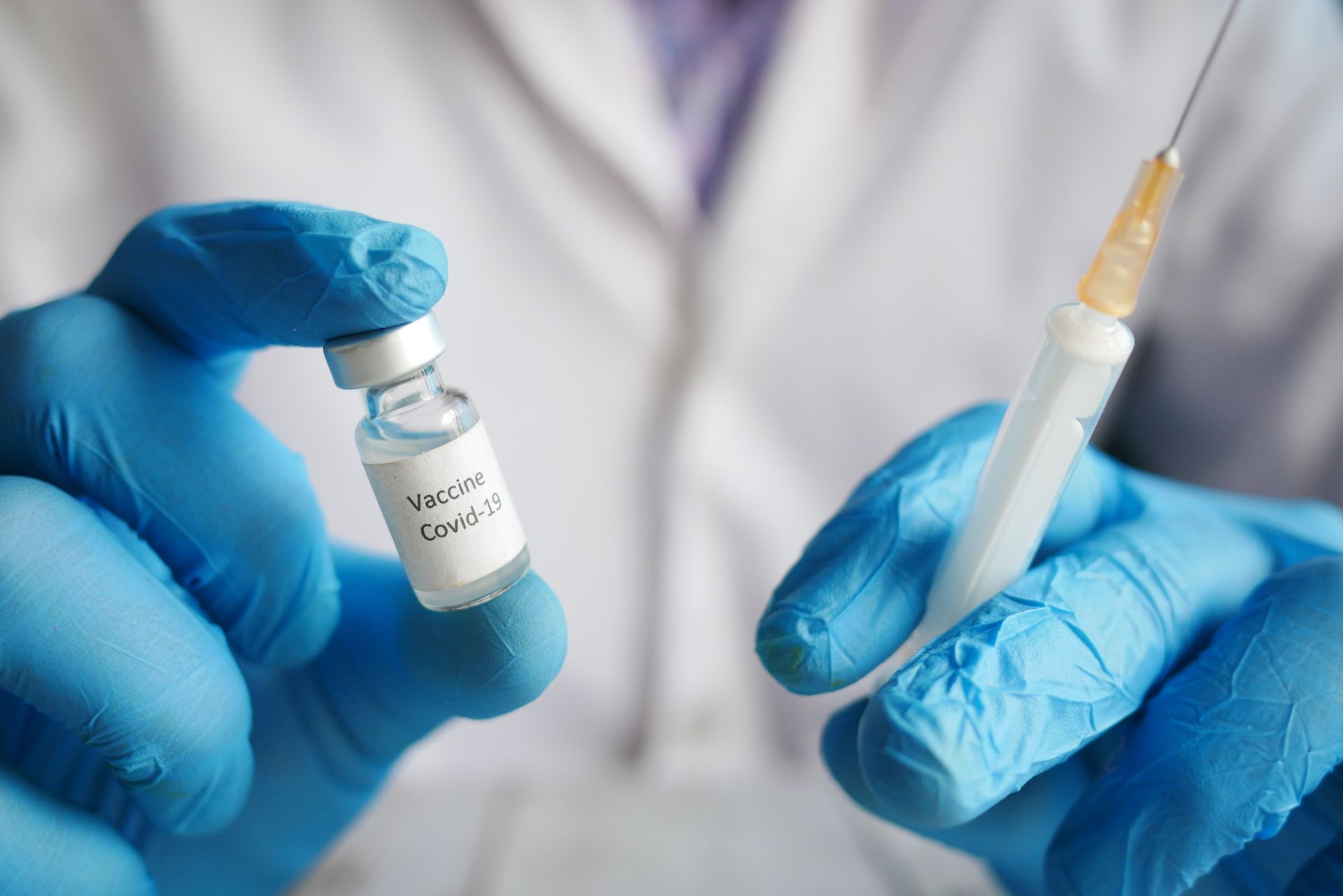 Personalul medical nevaccinat nu va fi obligat să se testeze pe banii proprii
