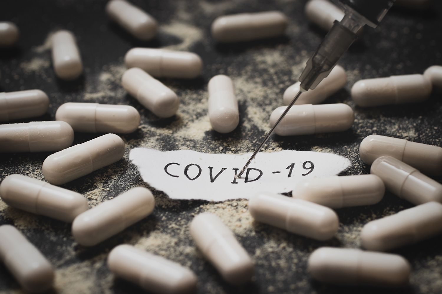 Un nou tratament pentru COVID-19, disponibil în România