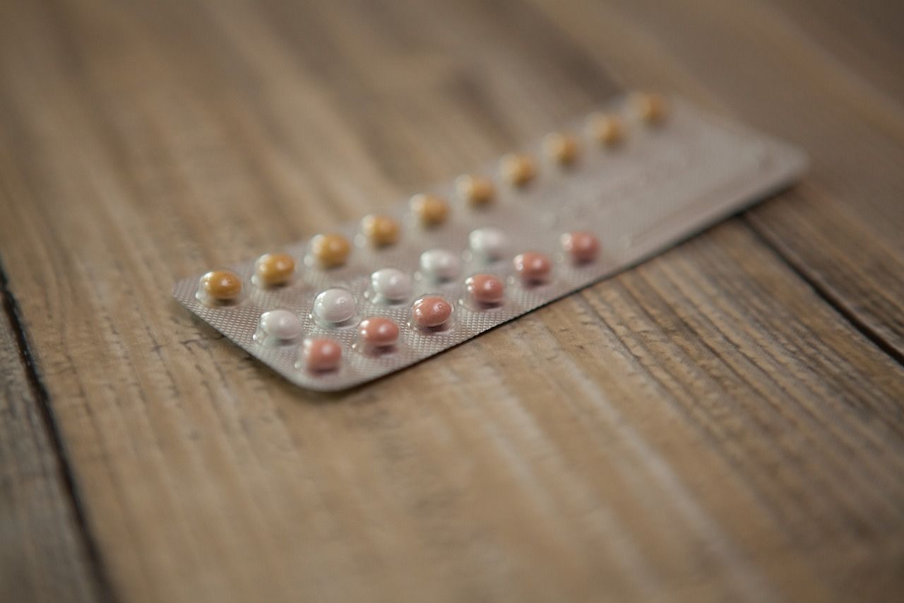 Pilula contraceptivă, asociată cu risc de depresie, mai ales la femeile tinere