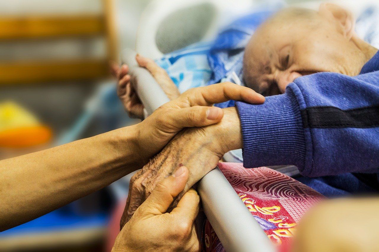 Instituții importante din România lucrează pentru o dezvoltare graduală a îngrijirii paliative