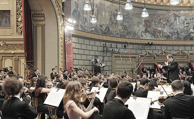 Orchestra de tineret în prag de turneu