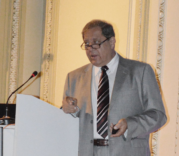 Civili și militari la congresul chirurgilor români