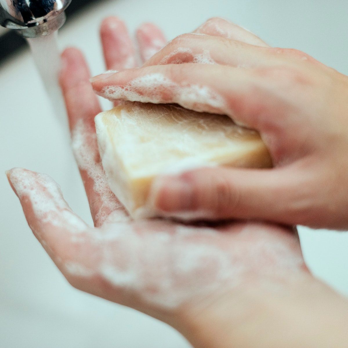 Un elev de 14 ani din SUA a inventat săpunul care „spală” cancerul de piele 