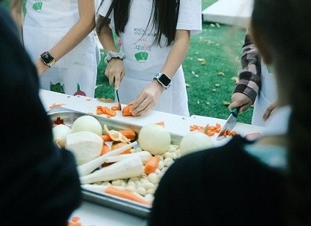 Campanie: cea mai mare supă de legume pregătită în România