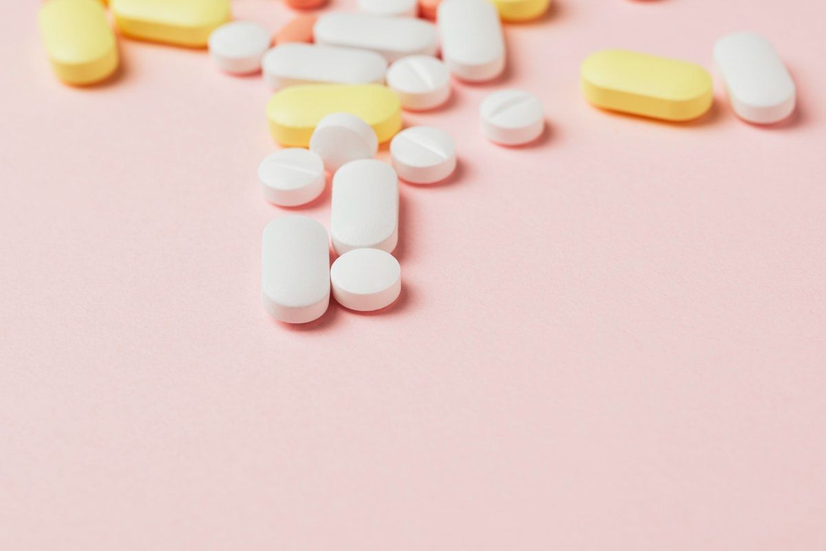 CEO-ul Pfizer crede că o tabletă antivirală pentru COVID ar putea fi gata până la finalul anului