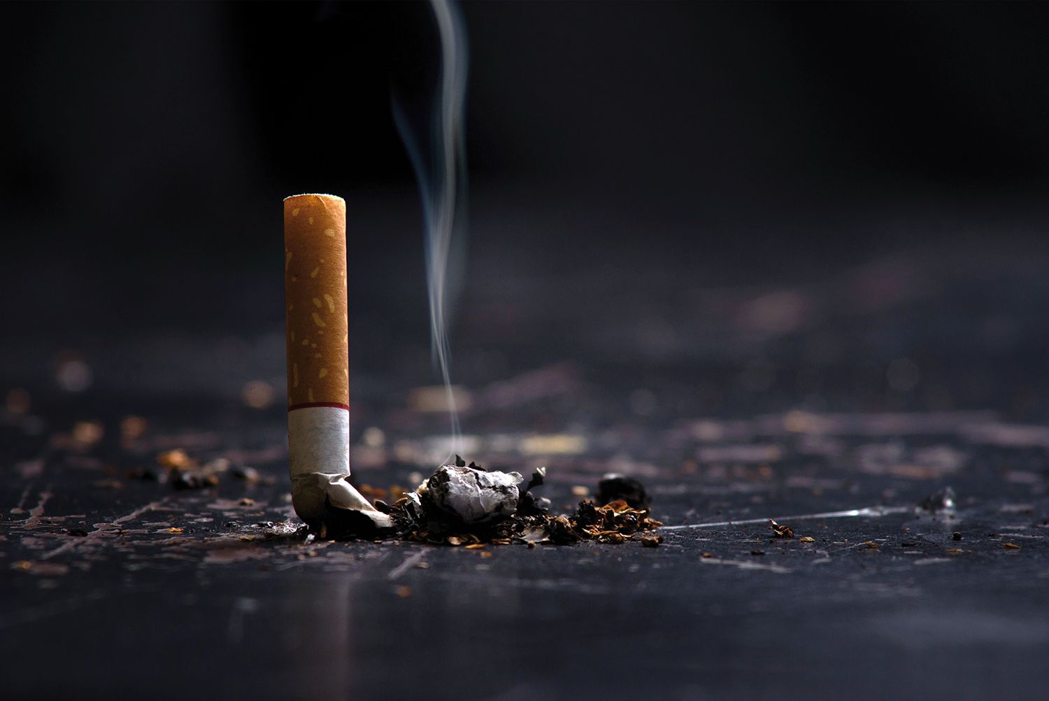Adolescenții, expuși tacticilor de marketing ale industriei tutunului