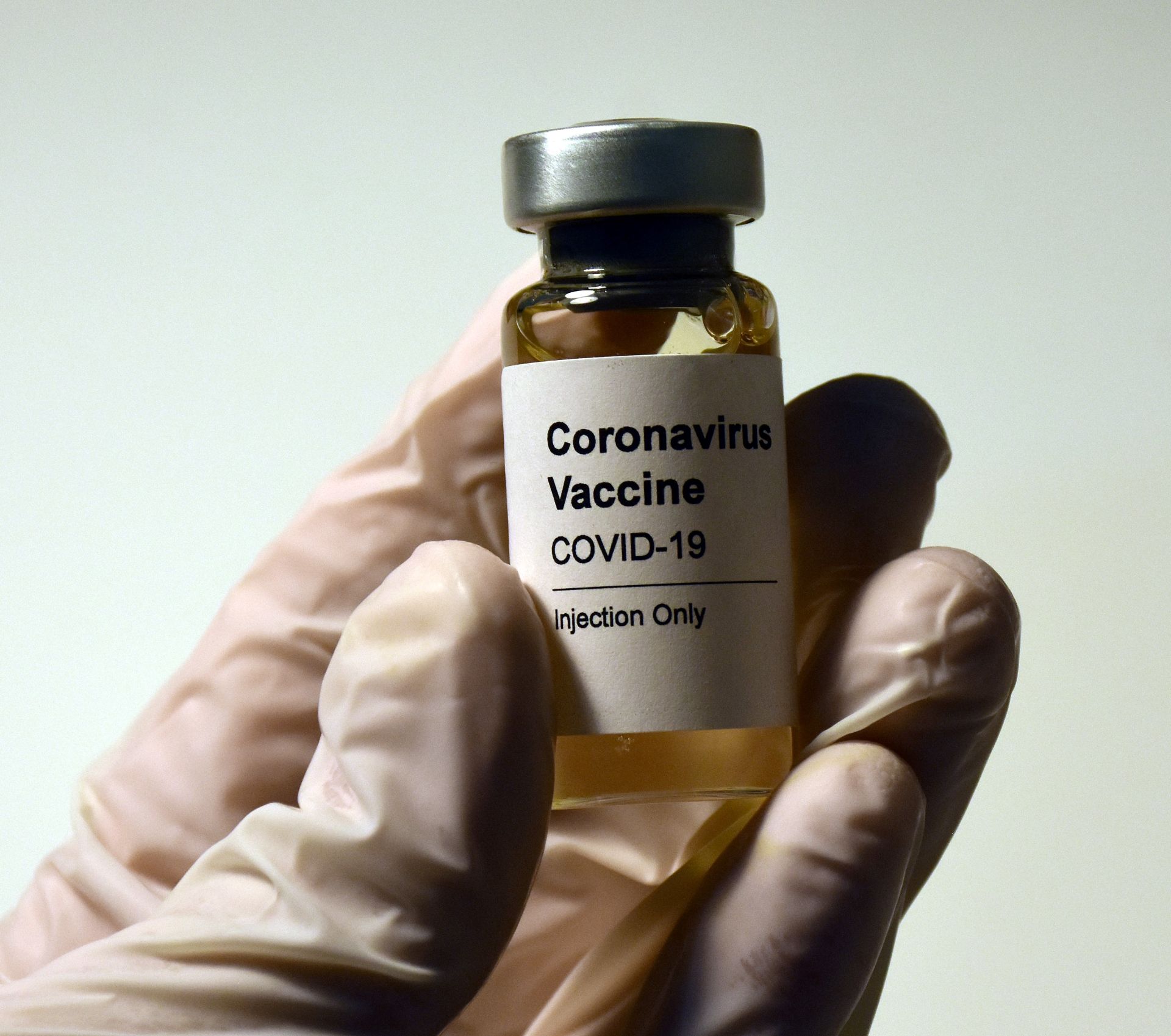 Prima tranşă de vaccin anti-COVID produs de Moderna ajunge miercuri în România