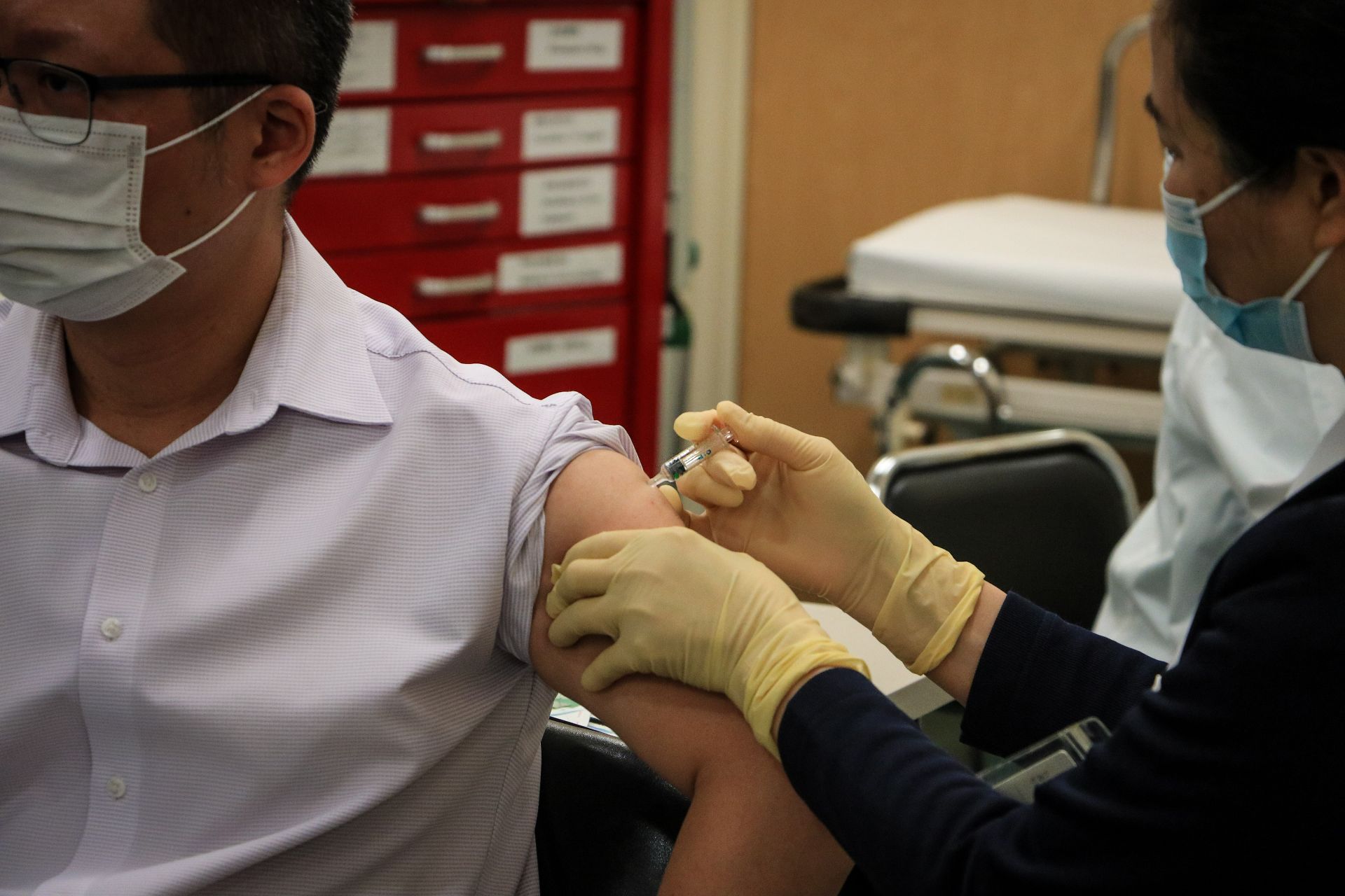 Vaccinul chinezesc anti-COVID: „revizuire continuă” și șanse de autorizare în UE