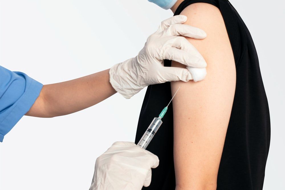 Analiză CDC: vaccinurile pe bază de ARN mesager reduc cu 91% riscul de infecție
